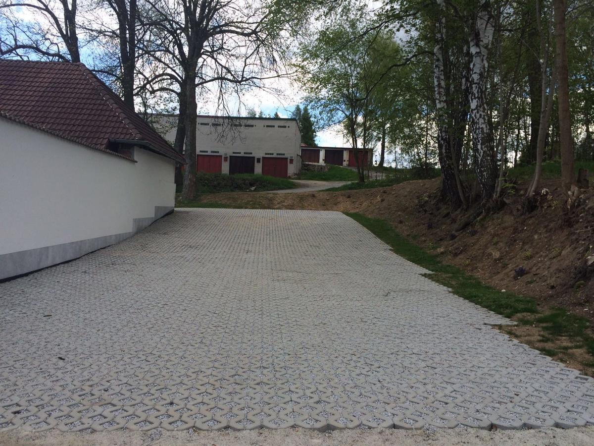 Ubytovani U Lva Zirovnice Экстерьер фото